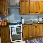 Avonbeg 2 Bed 1 Bath Accommodate 3 Guests Lejlighed *