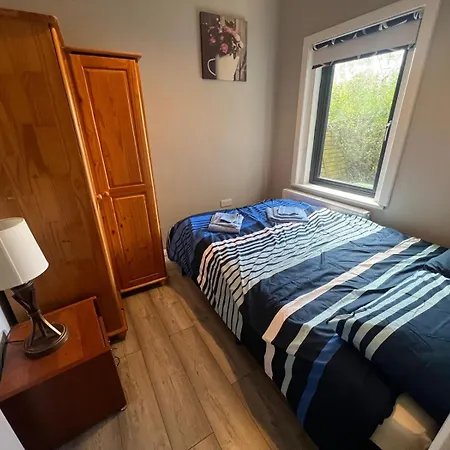 Apartment Avonbeg 2 Bed 1 Bath Accommodate 3 Guests