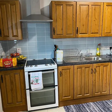 Avonbeg 2 Bed 1 Bath Accommodate 3 Guests Apartment *
