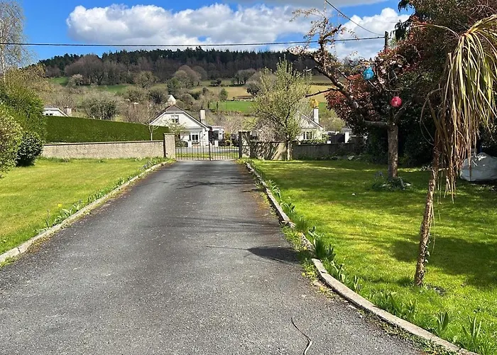 Avonbeg 2 Bed 1 Bath Accommodate 3 Guests