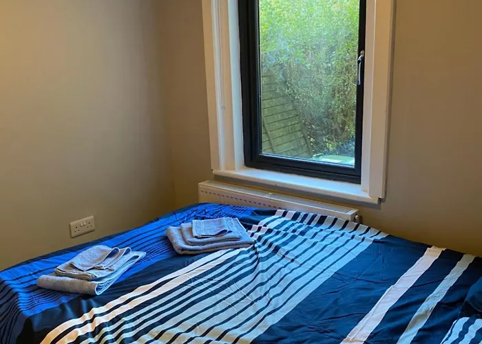 Avonbeg 2 Bed 1 Bath Accommodate 3 Guests