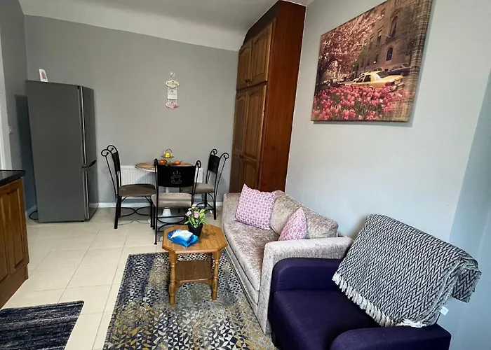 Apartment Avonbeg 2 Bed 1 Bath Accommodate 3 Guests *