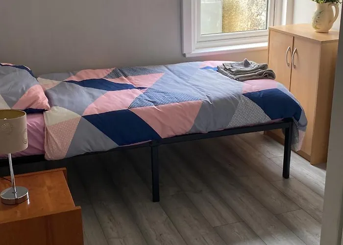 Apartment Avonbeg 2 Bed 1 Bath Accommodate 3 Guests *